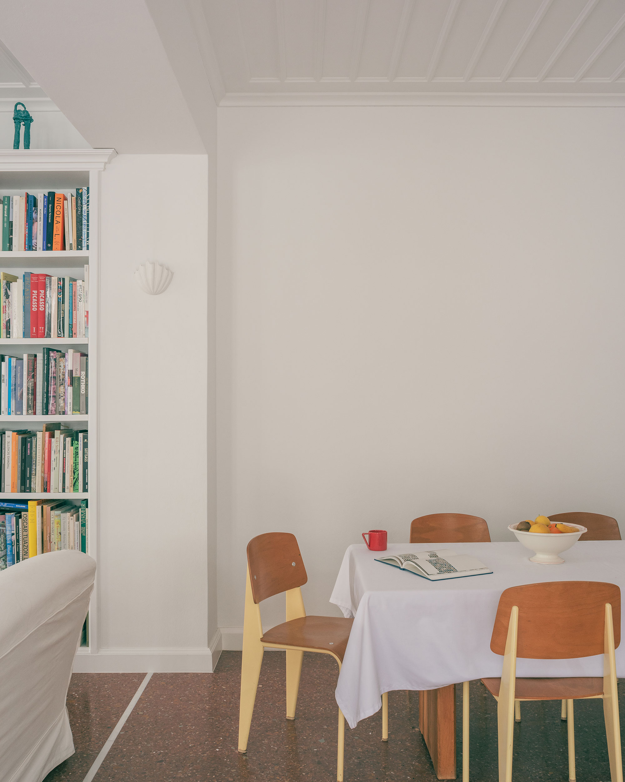 Plaka House by Local Local - Gessato