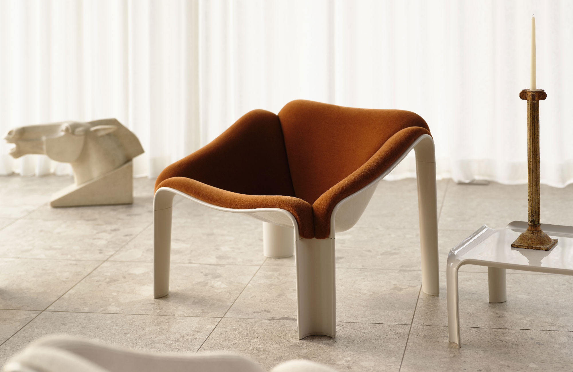 The relaunch of an icon: the Pierre Paulin F300 Lounge Chair - Gessato