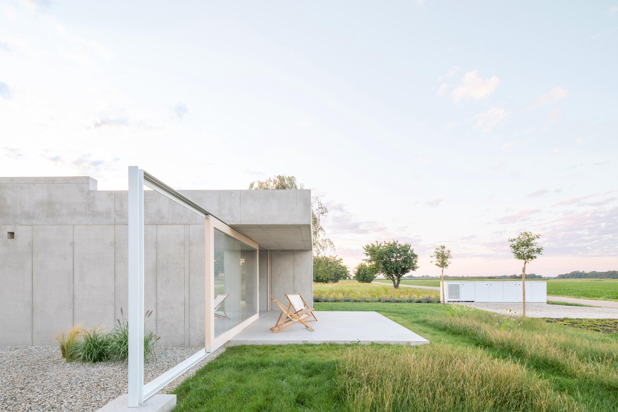 House on the Edge of the Plain - Gessato