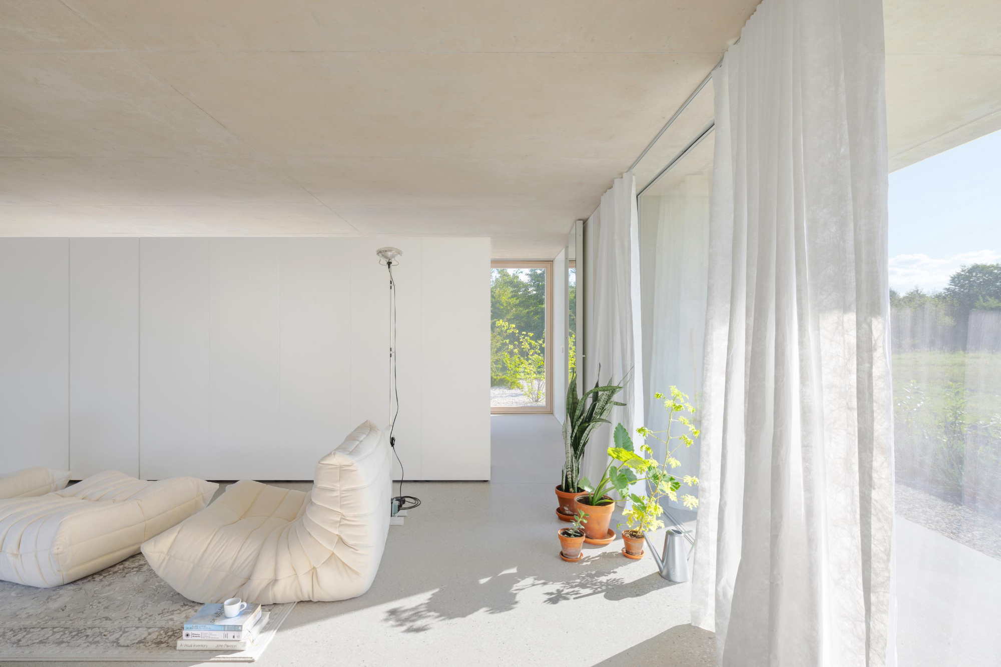 House on the Edge of the Plain - Gessato