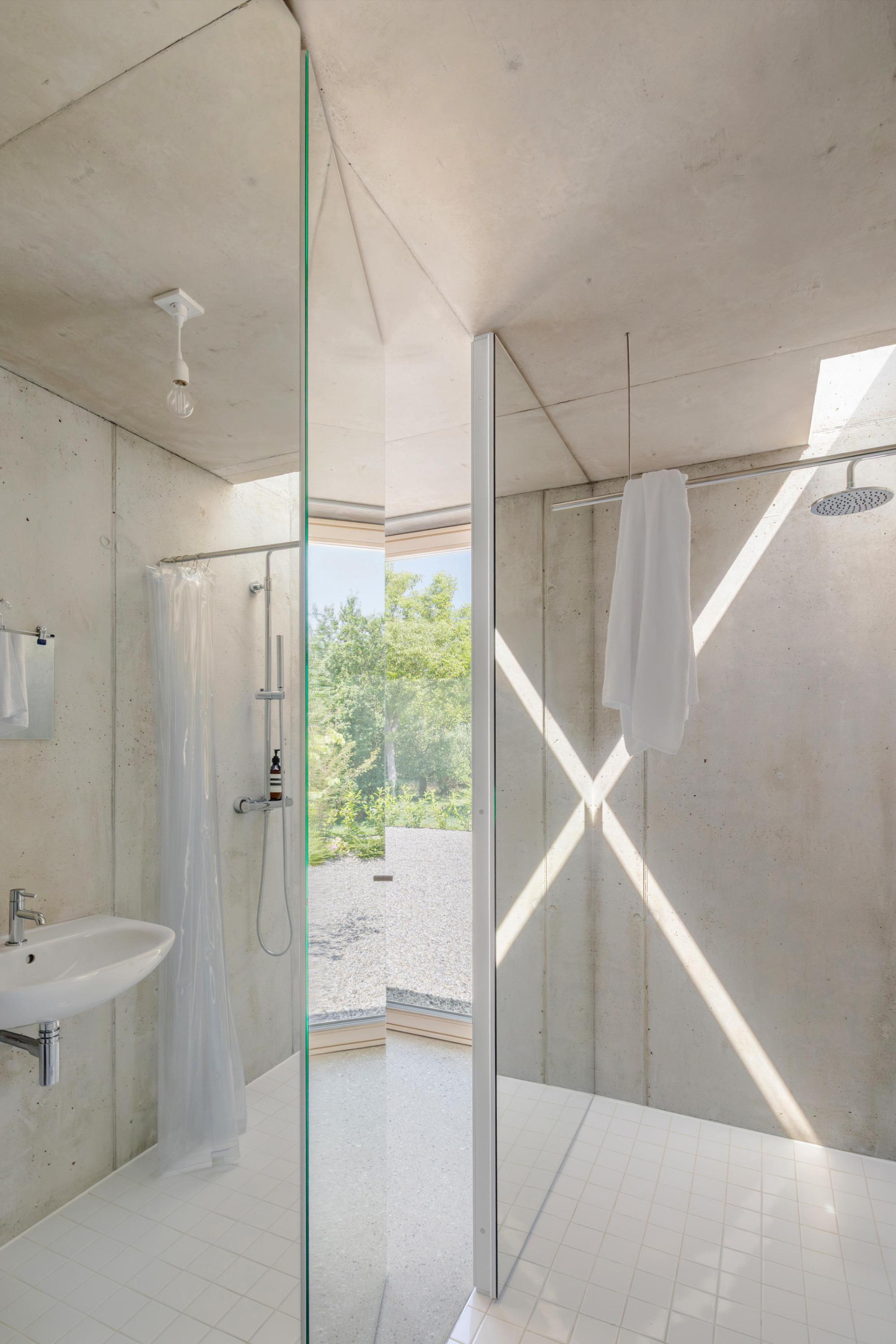 House on the Edge of the Plain - Gessato