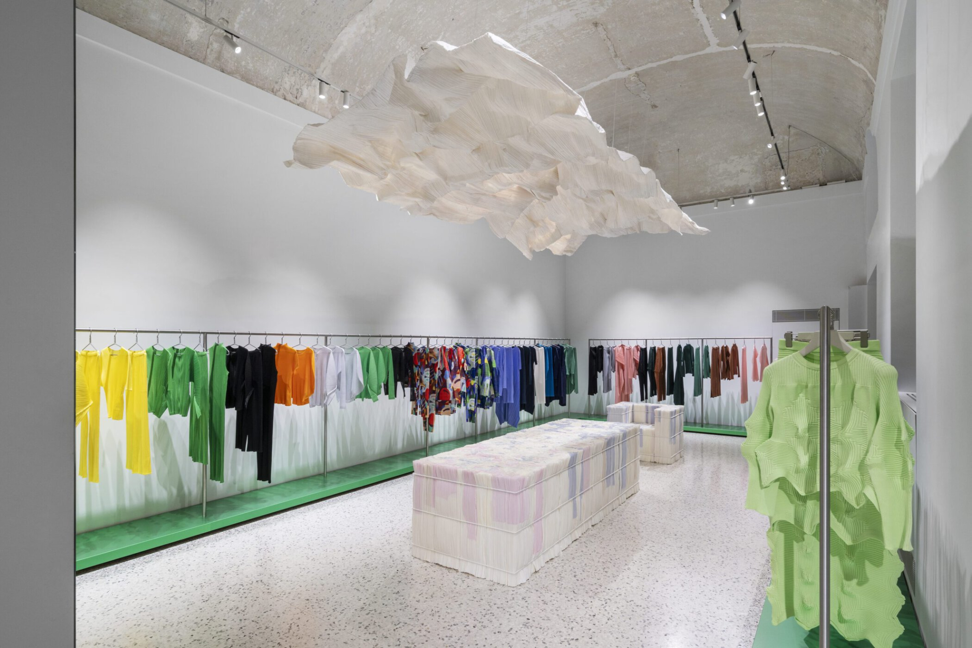 Issey Miyake’s Paper Log - Gessato