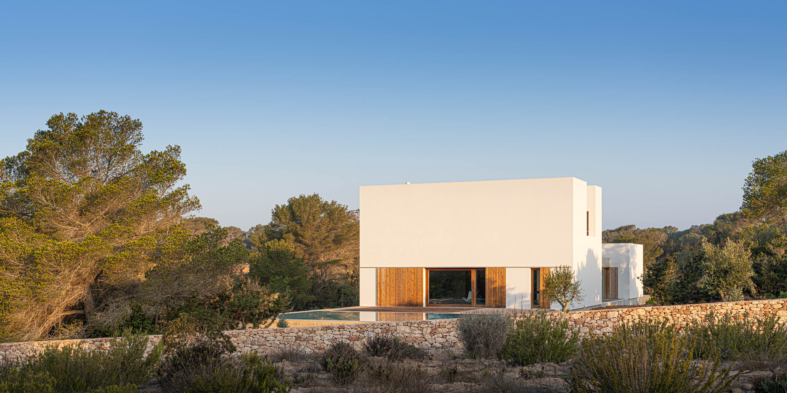Ses Clotades by Marià Castelló - Gessato