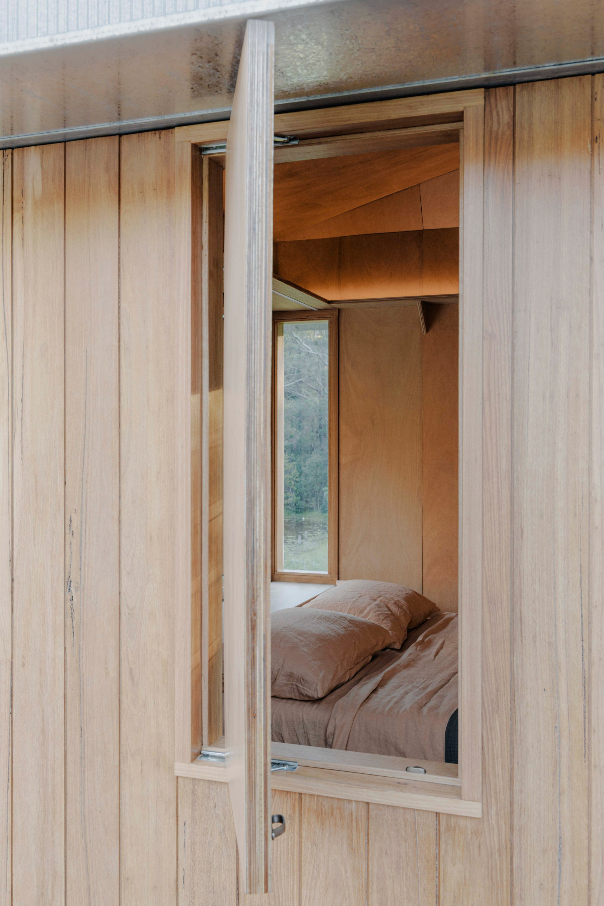 The Oculus Cabin - Gessato