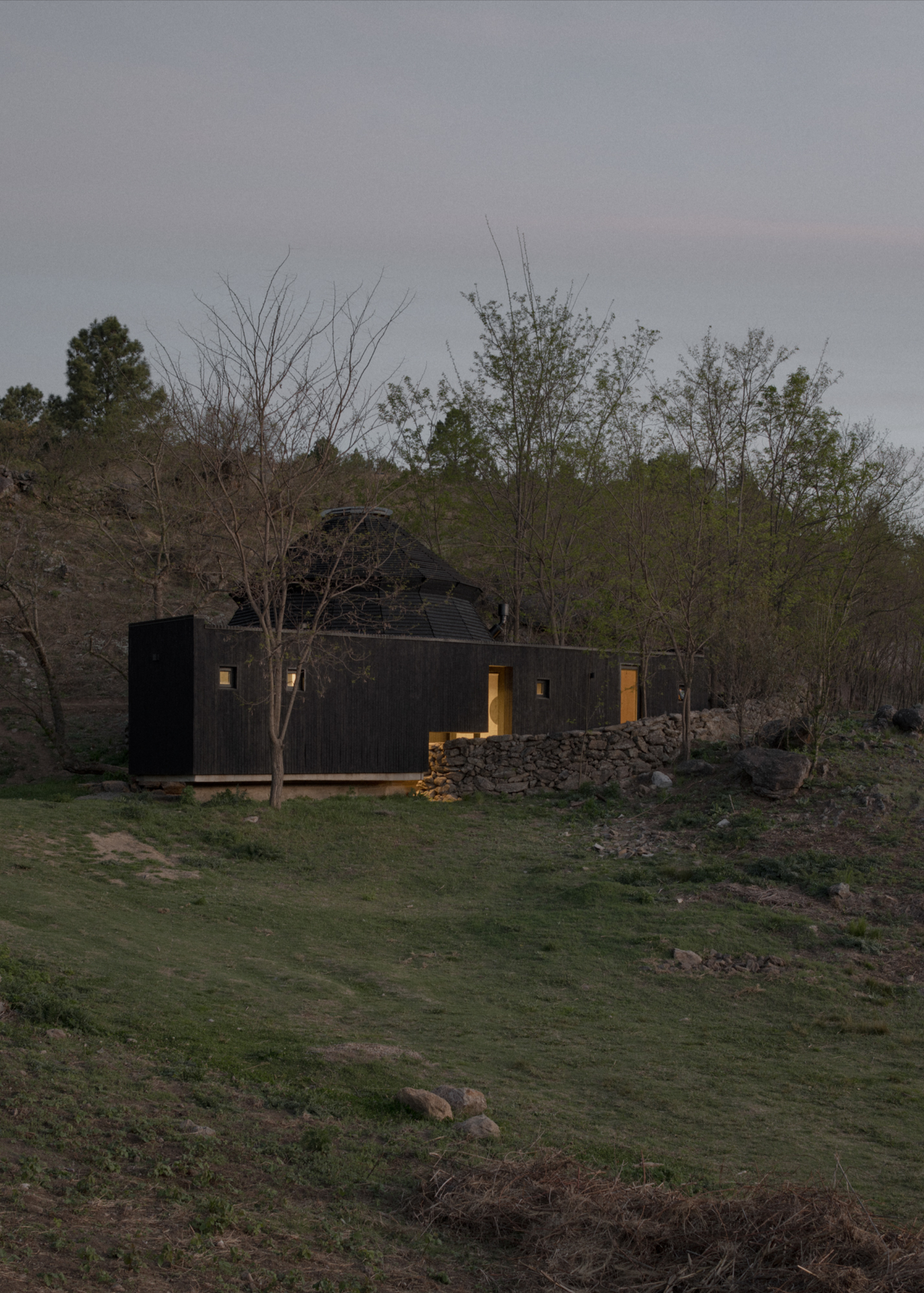 A Black Timber Pavilion in the Argentine Sierras - Gessato