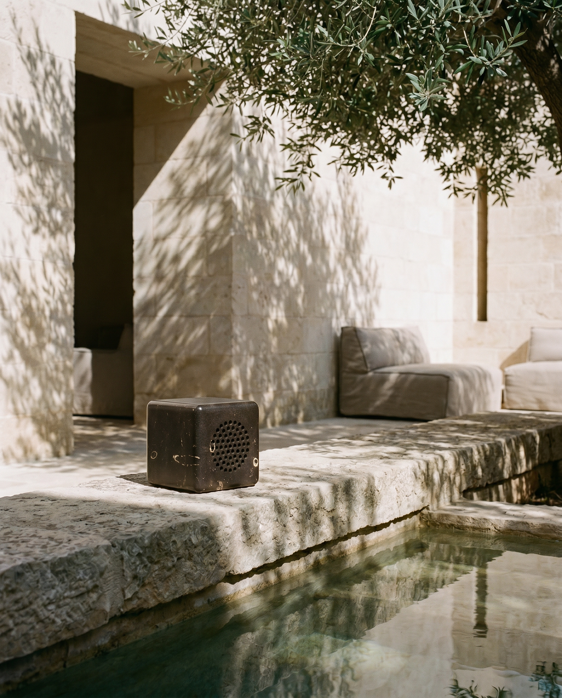 The Cubo Stone Speaker - Gessato The Cubo Stone Speaker - Gessato
