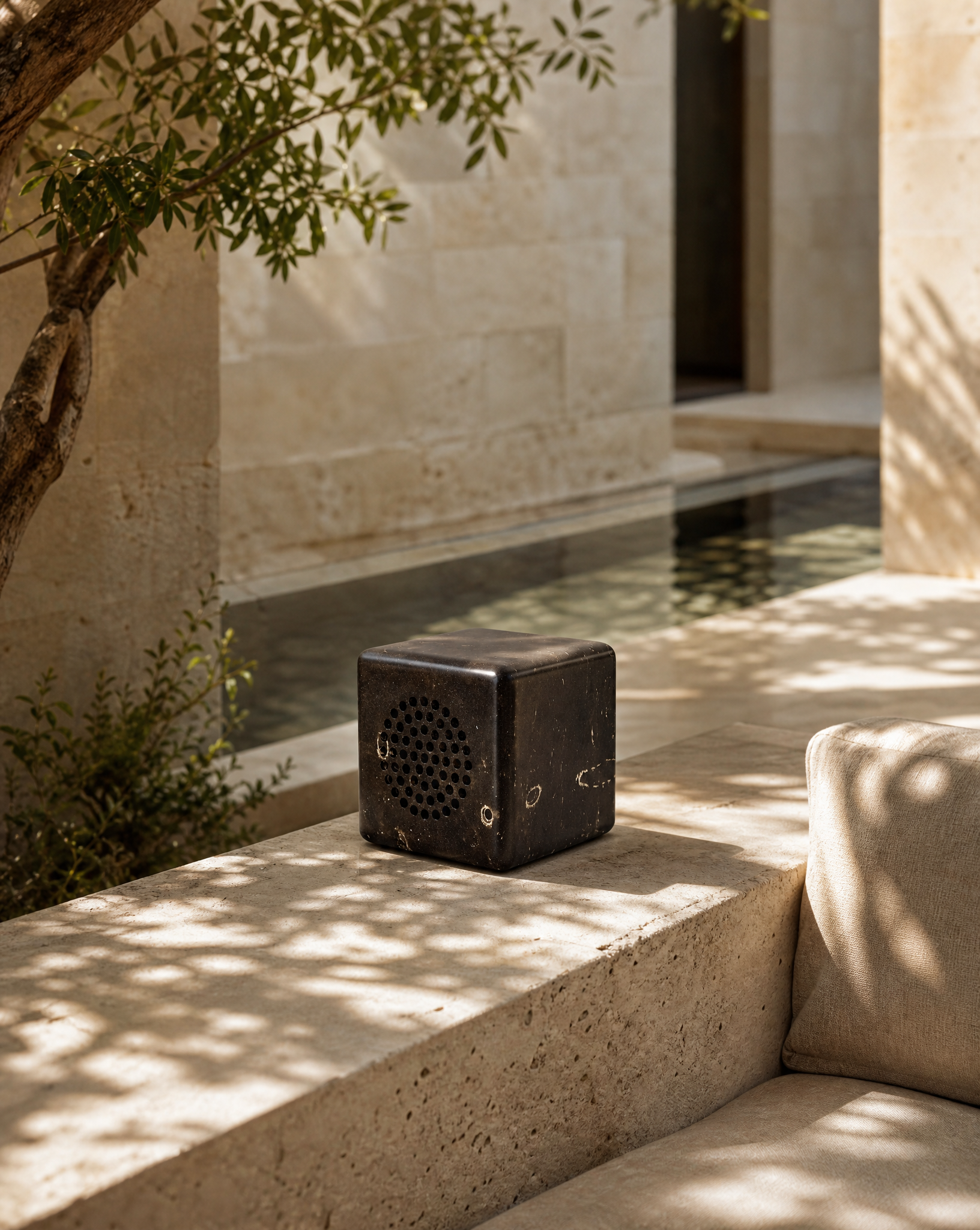 The Cubo Stone Speaker - Gessato The Cubo Stone Speaker - Gessato