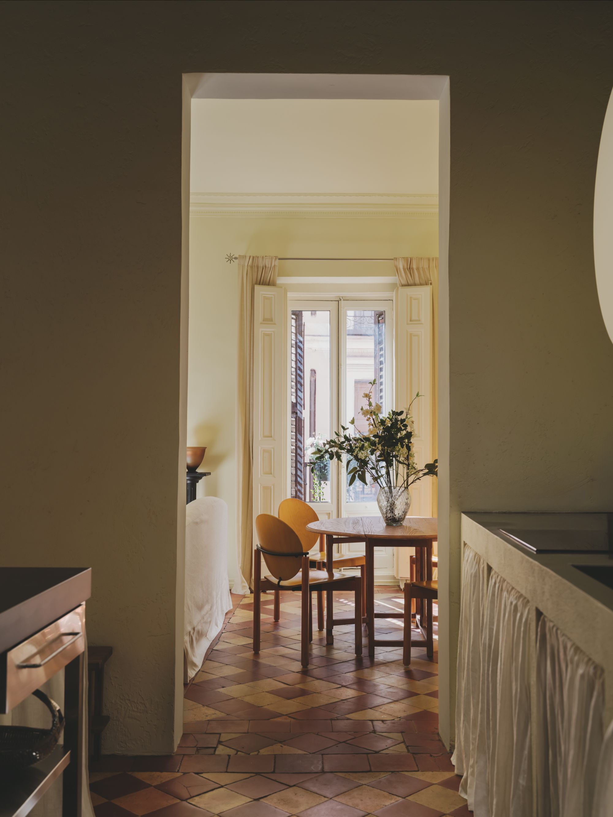 Jesús del Valle, A Restored 1900s Apartment In Madrid - Gessato
