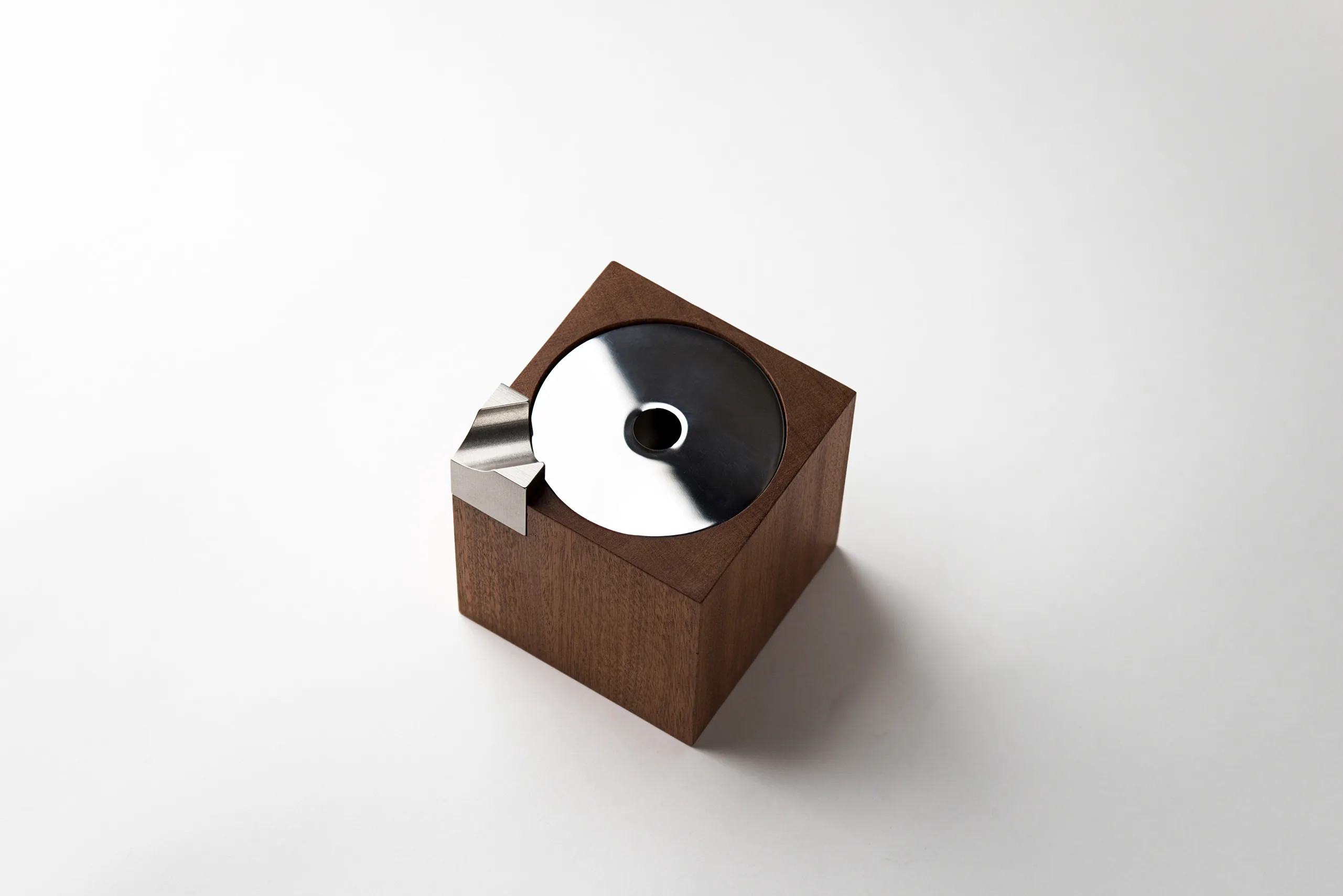 John Meng’s Designer Cigar Ashtrays for the End of the Smoking Age - Gessato