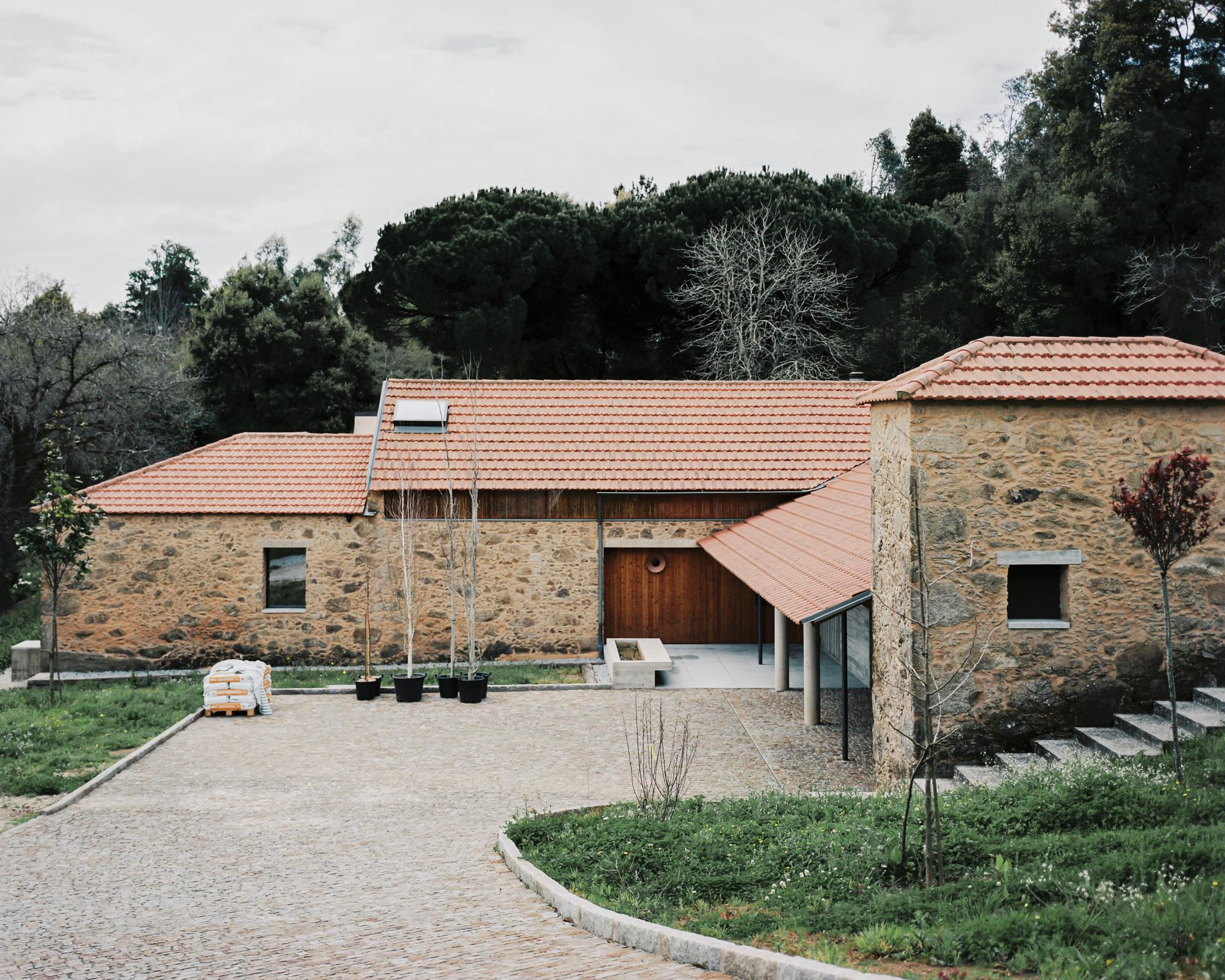 Single-Family Home in Santa Maria da Feira, by Branco del Rio Arquitectos - Gessato Single-Family Home in Santa Maria da Feira, by Branco del Rio Arquitectos - Gessato