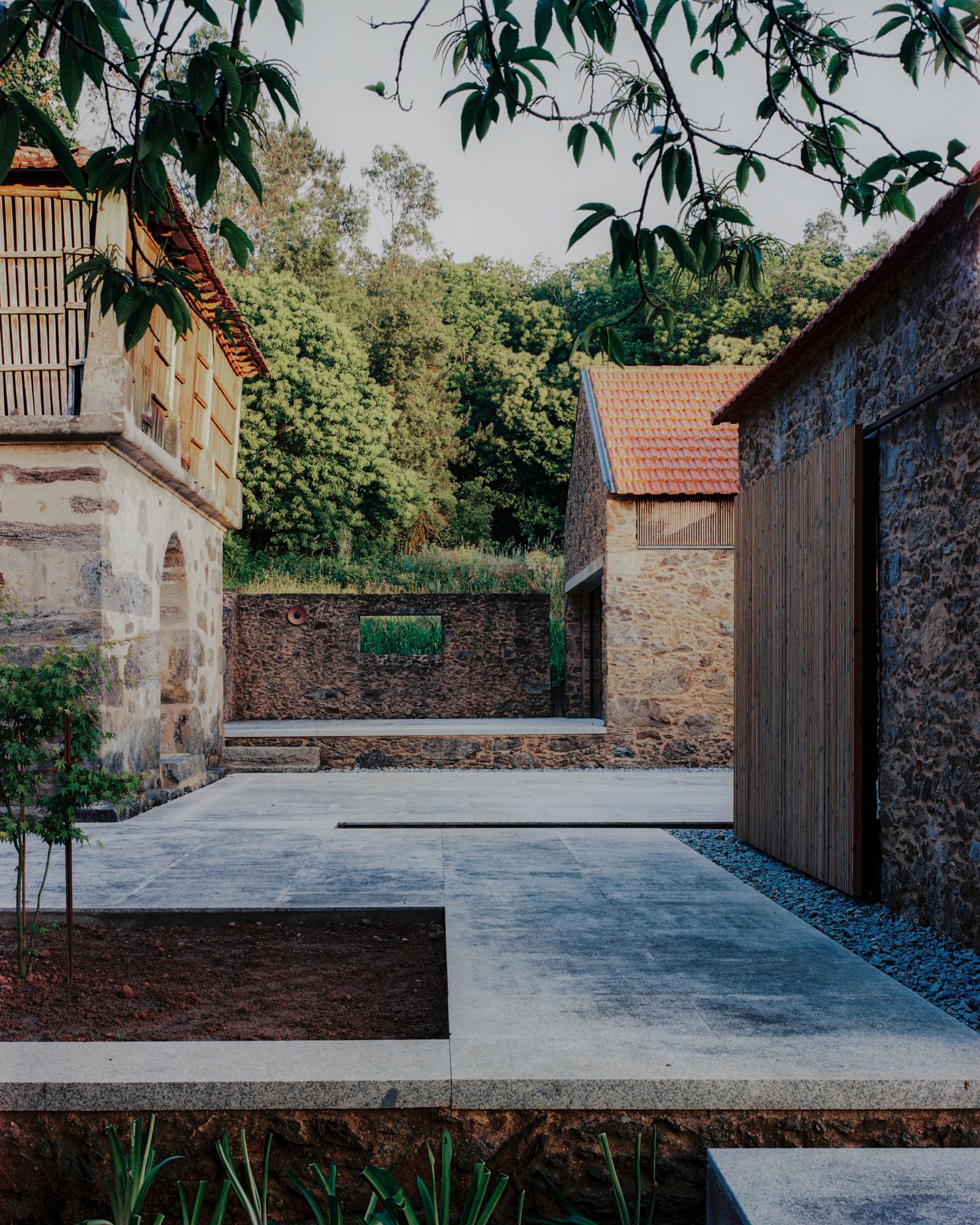 Single-Family Home in Santa Maria da Feira, by Branco del Rio Arquitectos - Gessato Single-Family Home in Santa Maria da Feira, by Branco del Rio Arquitectos - Gessato