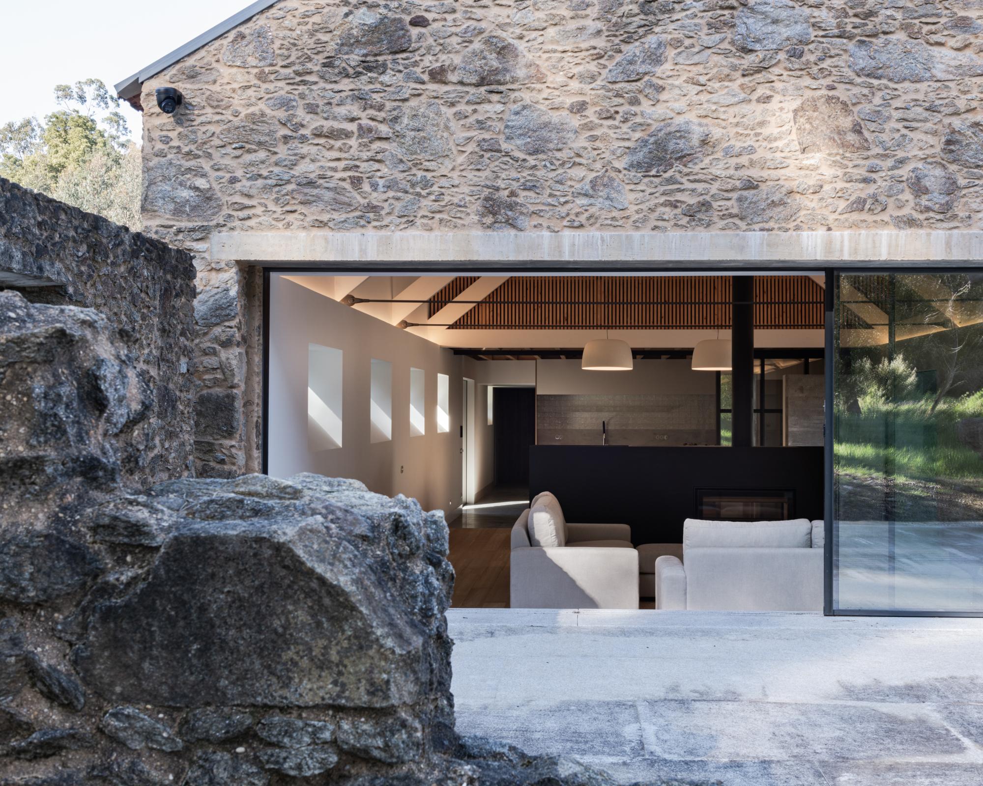 Single-Family Home in Santa Maria da Feira, by Branco del Rio Arquitectos - Gessato Single-Family Home in Santa Maria da Feira, by Branco del Rio Arquitectos - Gessato