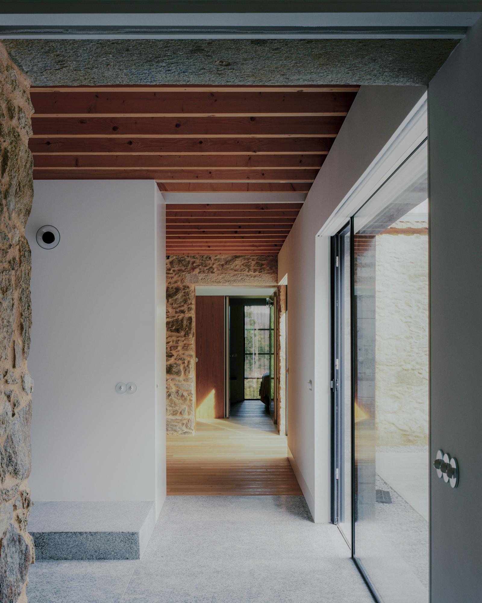 Single-Family Home in Santa Maria da Feira, by Branco del Rio Arquitectos - Gessato Single-Family Home in Santa Maria da Feira, by Branco del Rio Arquitectos - Gessato