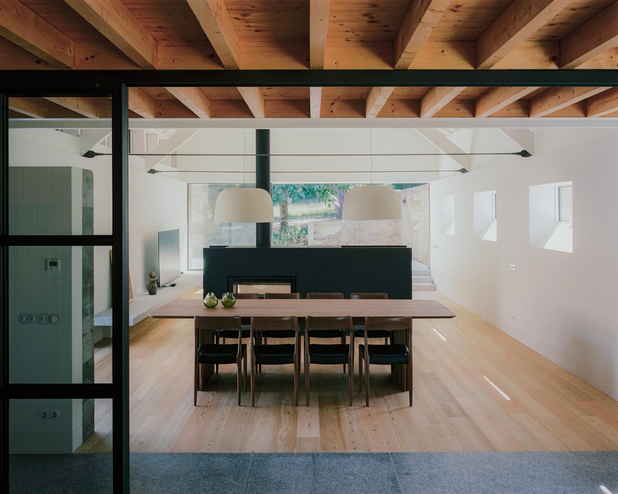 Single-Family Home in Santa Maria da Feira, by Branco del Rio Arquitectos - Gessato Single-Family Home in Santa Maria da Feira, by Branco del Rio Arquitectos - Gessato