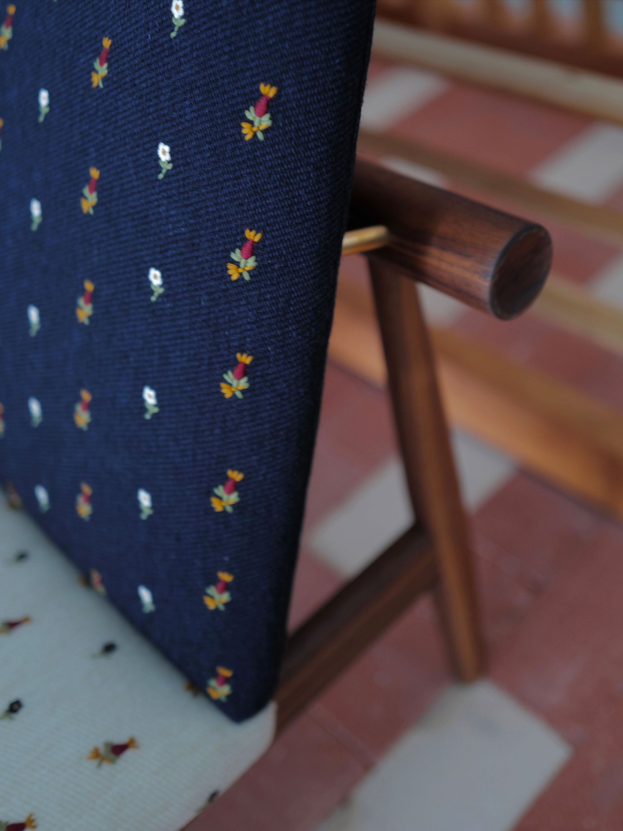 House of Finn Juhl x Sea New York: Flower Embroidery - Gessato House of Finn Juhl x Sea New York: Flower Embroidery - Gessato