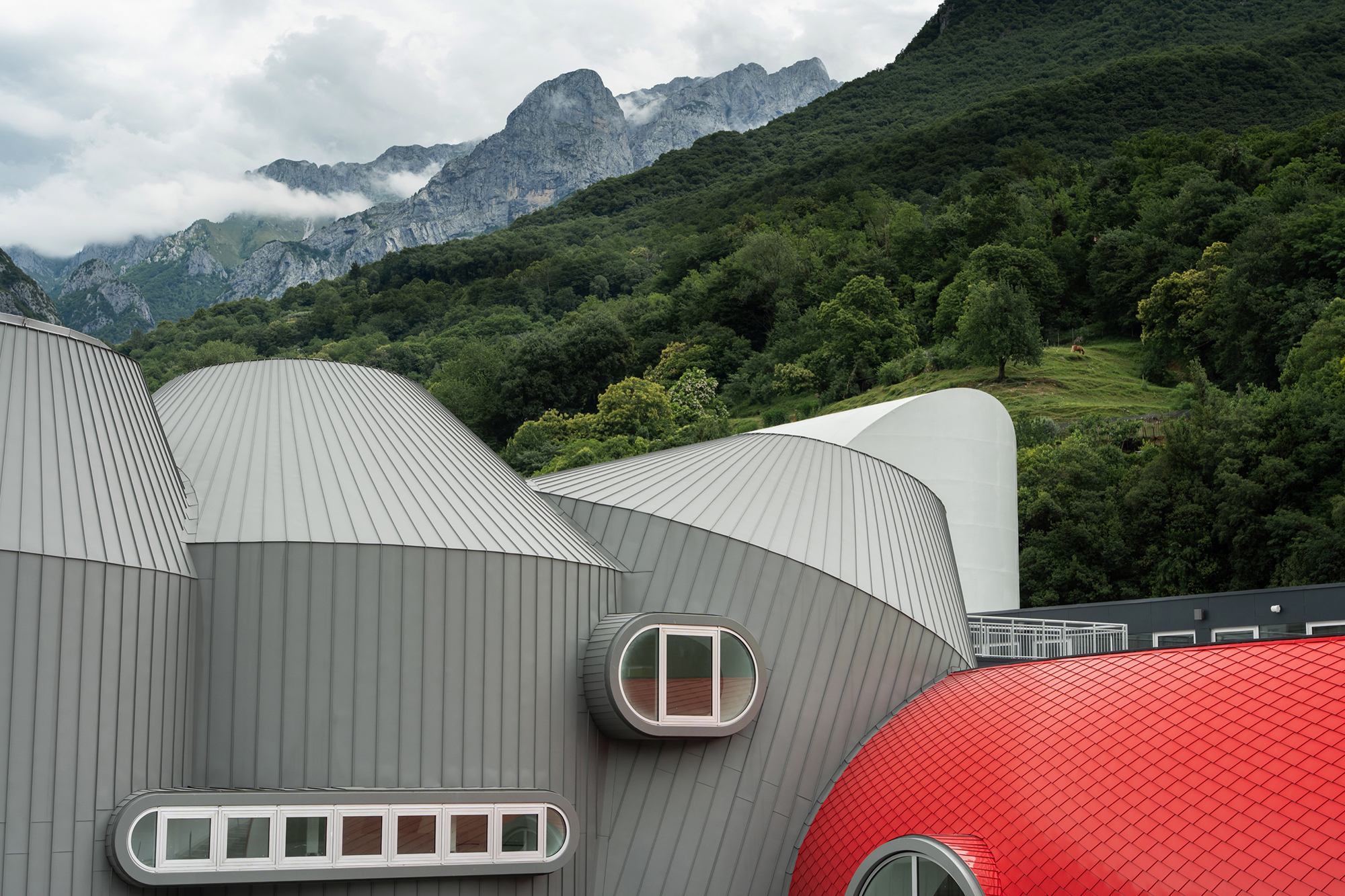 Moto Guzzi's New Factory and Museum, by Greg Lynn - Gessato Moto Guzzi's New Factory and Museum, by Greg Lynn - Gessato