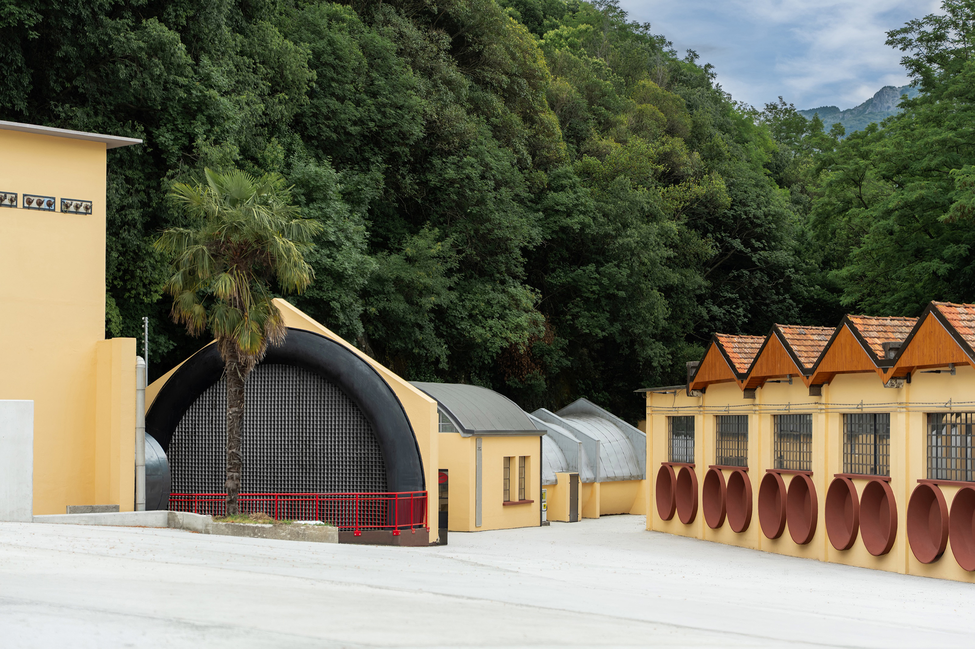 Moto Guzzi's New Factory and Museum, by Greg Lynn - Gessato Moto Guzzi's New Factory and Museum, by Greg Lynn - Gessato