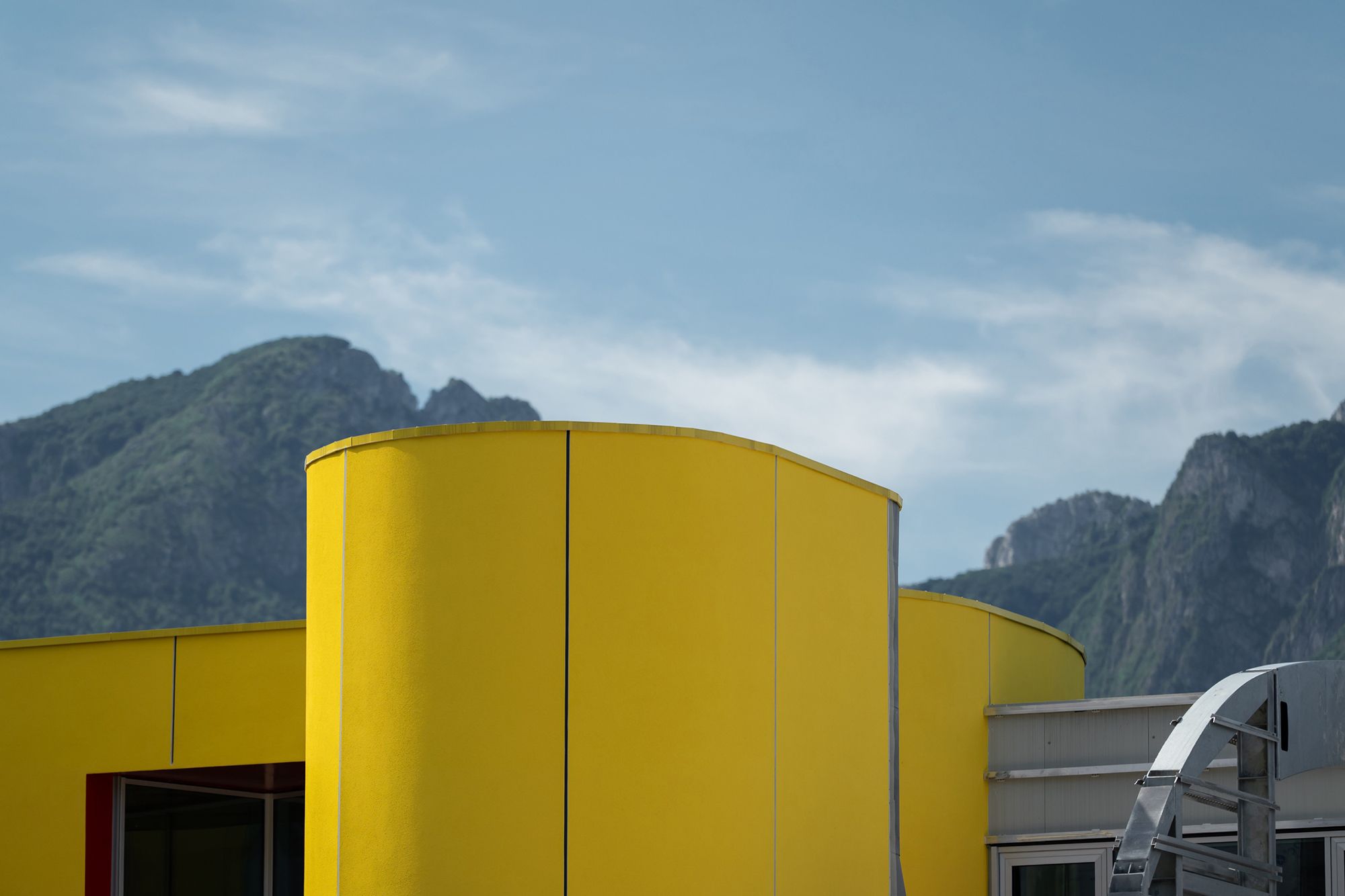 Moto Guzzi's New Factory and Museum, by Greg Lynn - Gessato Moto Guzzi's New Factory and Museum, by Greg Lynn - Gessato