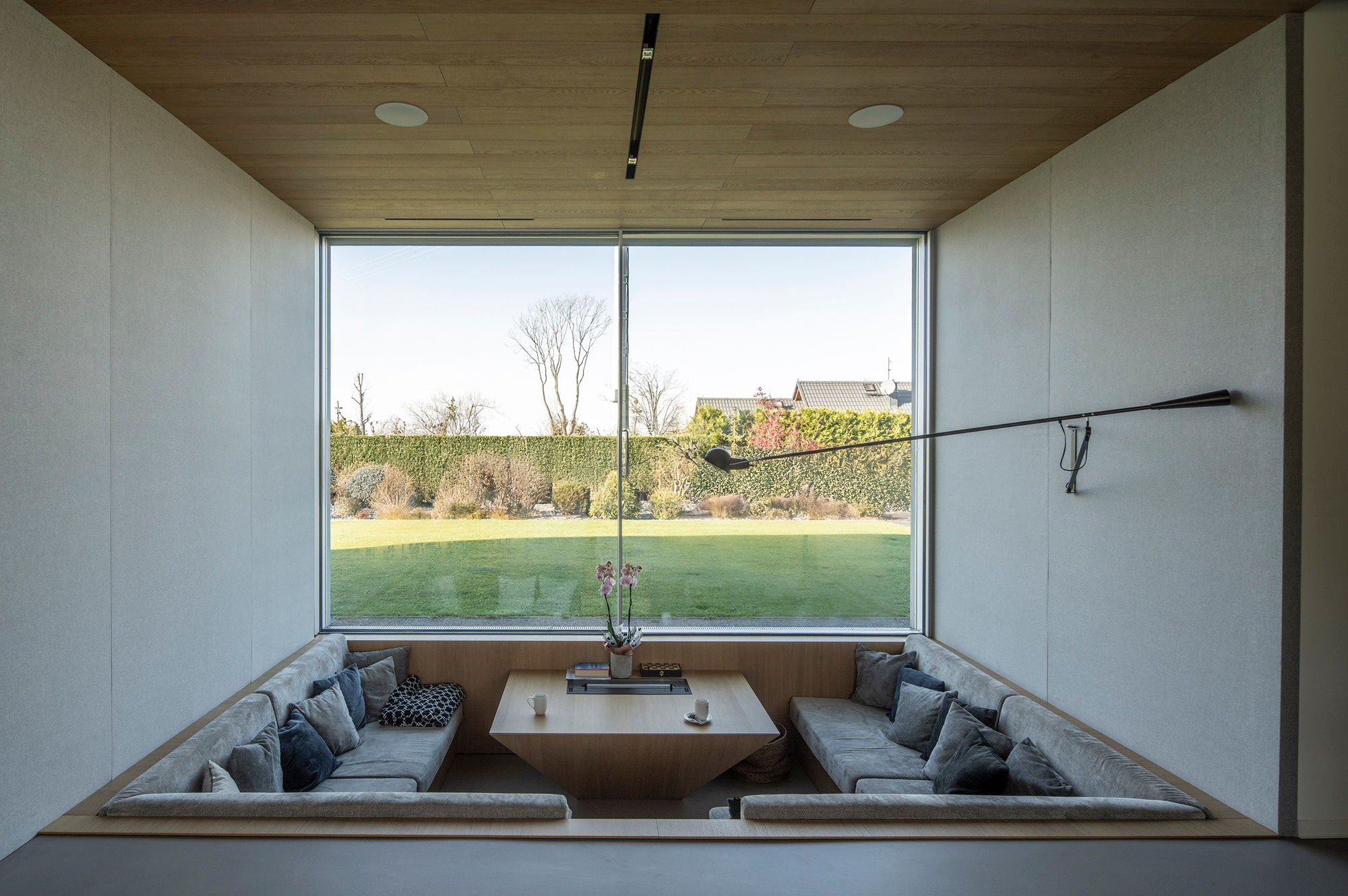 Yaw House - Gessato Yaw House - Gessato
