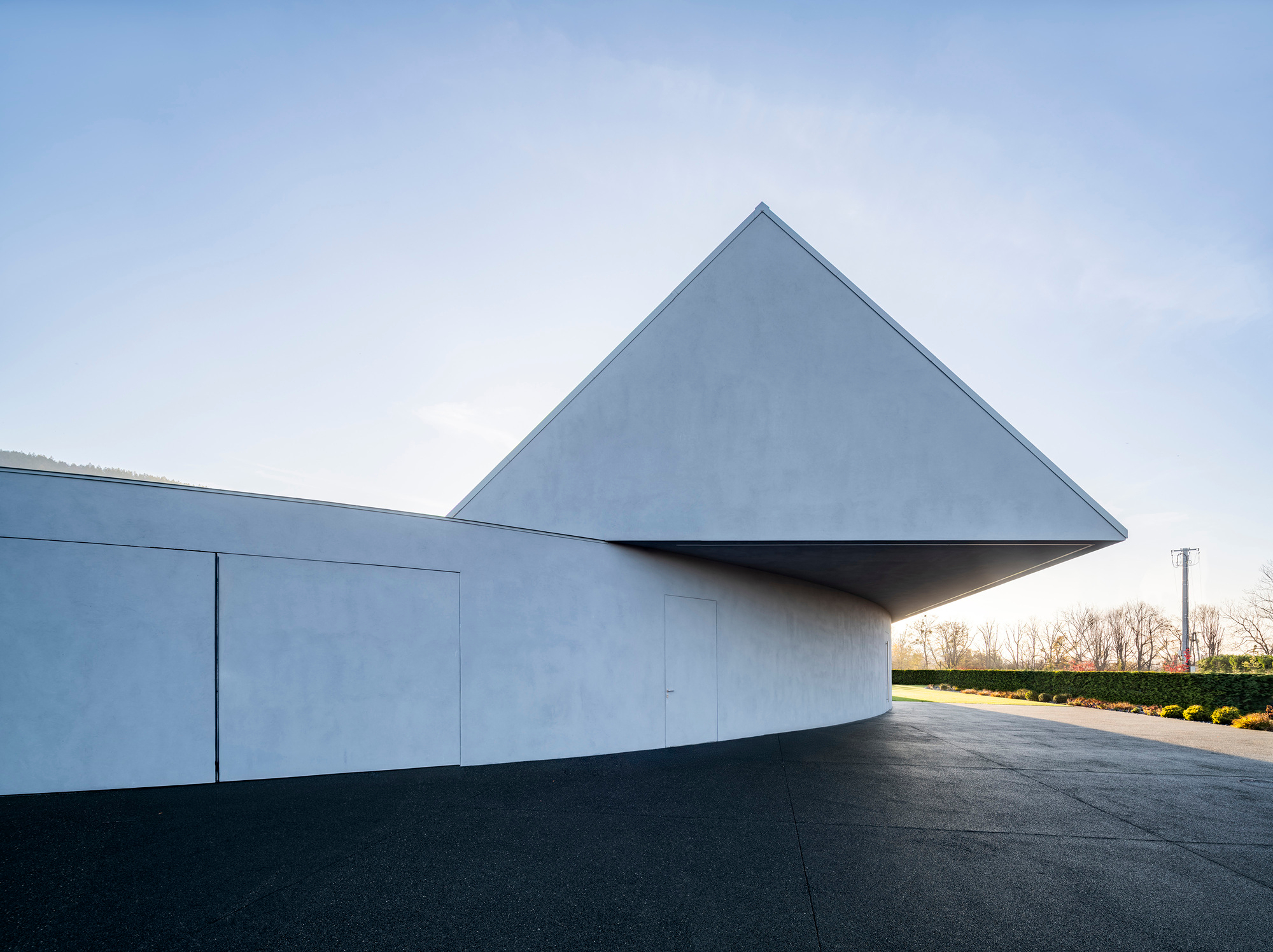 Yaw House - Gessato Yaw House - Gessato