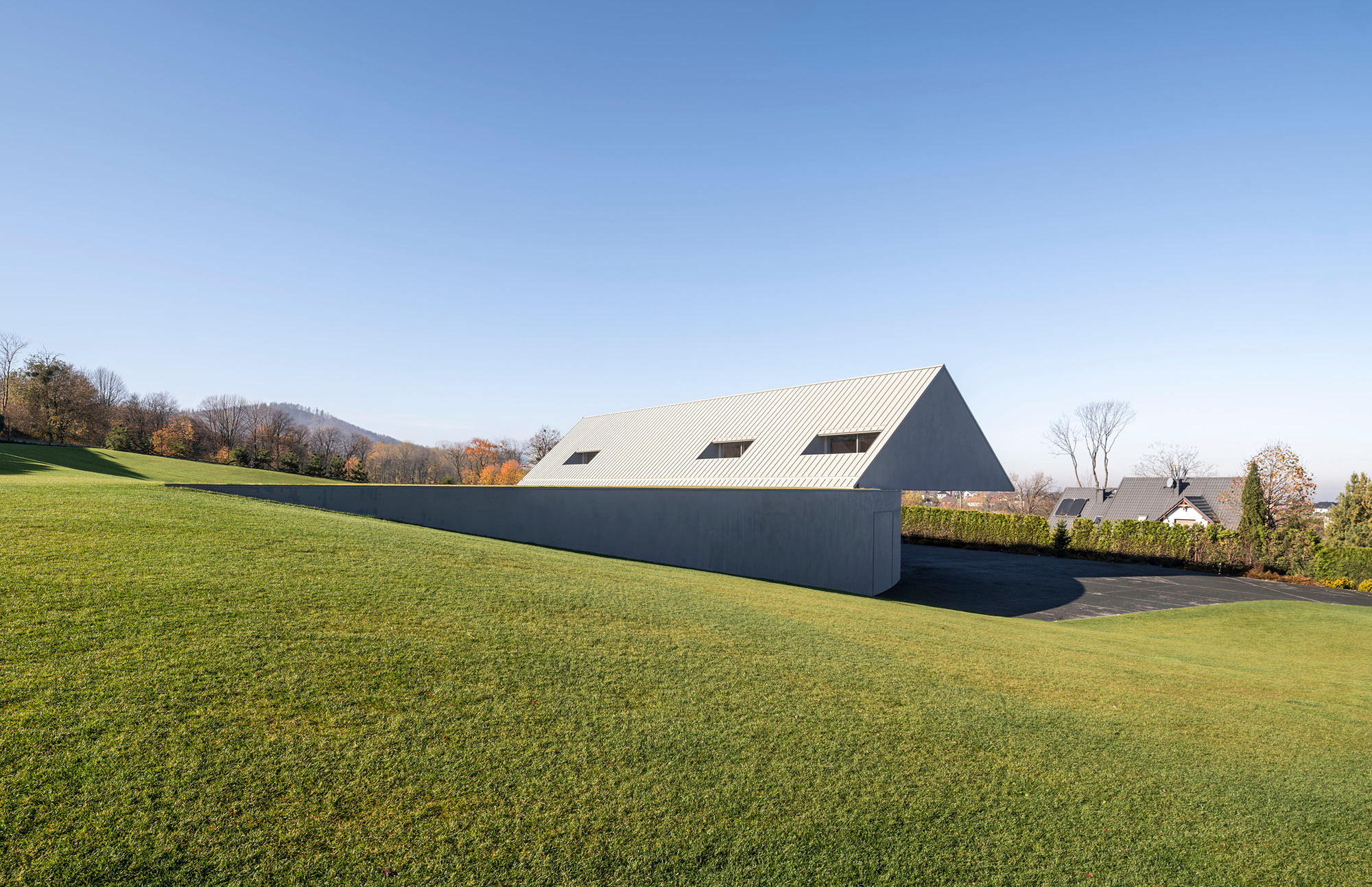Yaw House - Gessato Yaw House - Gessato