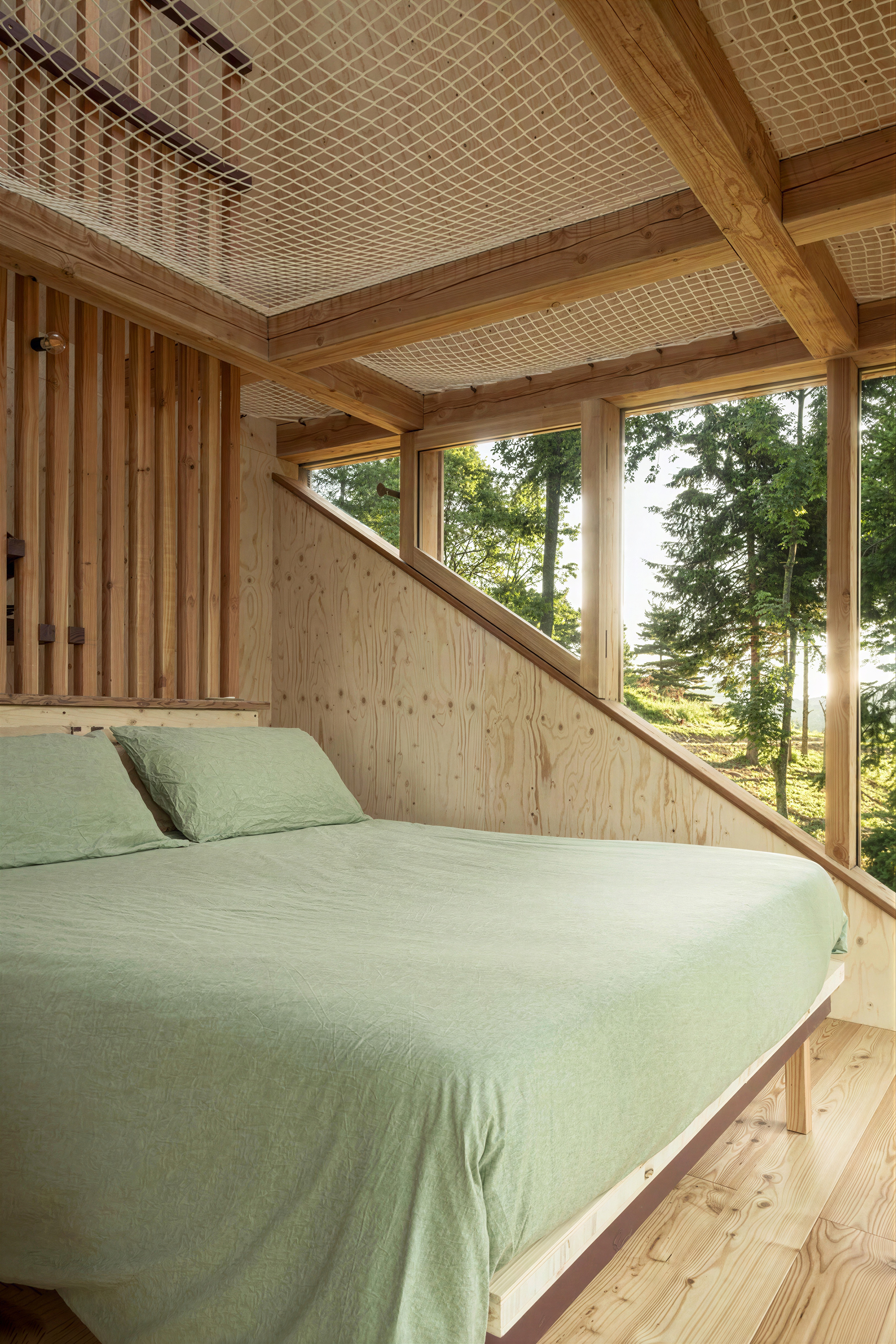 TreeBOX at Selucente: A Treehouse Cabin in Piedmont, Italy - Gessato TreeBOX at Selucente: A Treehouse Cabin in Piedmont, Italy - Gessato