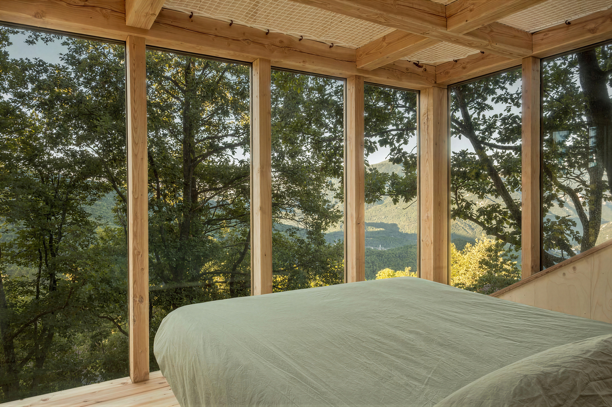 TreeBOX at Selucente: A Treehouse Cabin in Piedmont, Italy - Gessato TreeBOX at Selucente: A Treehouse Cabin in Piedmont, Italy - Gessato