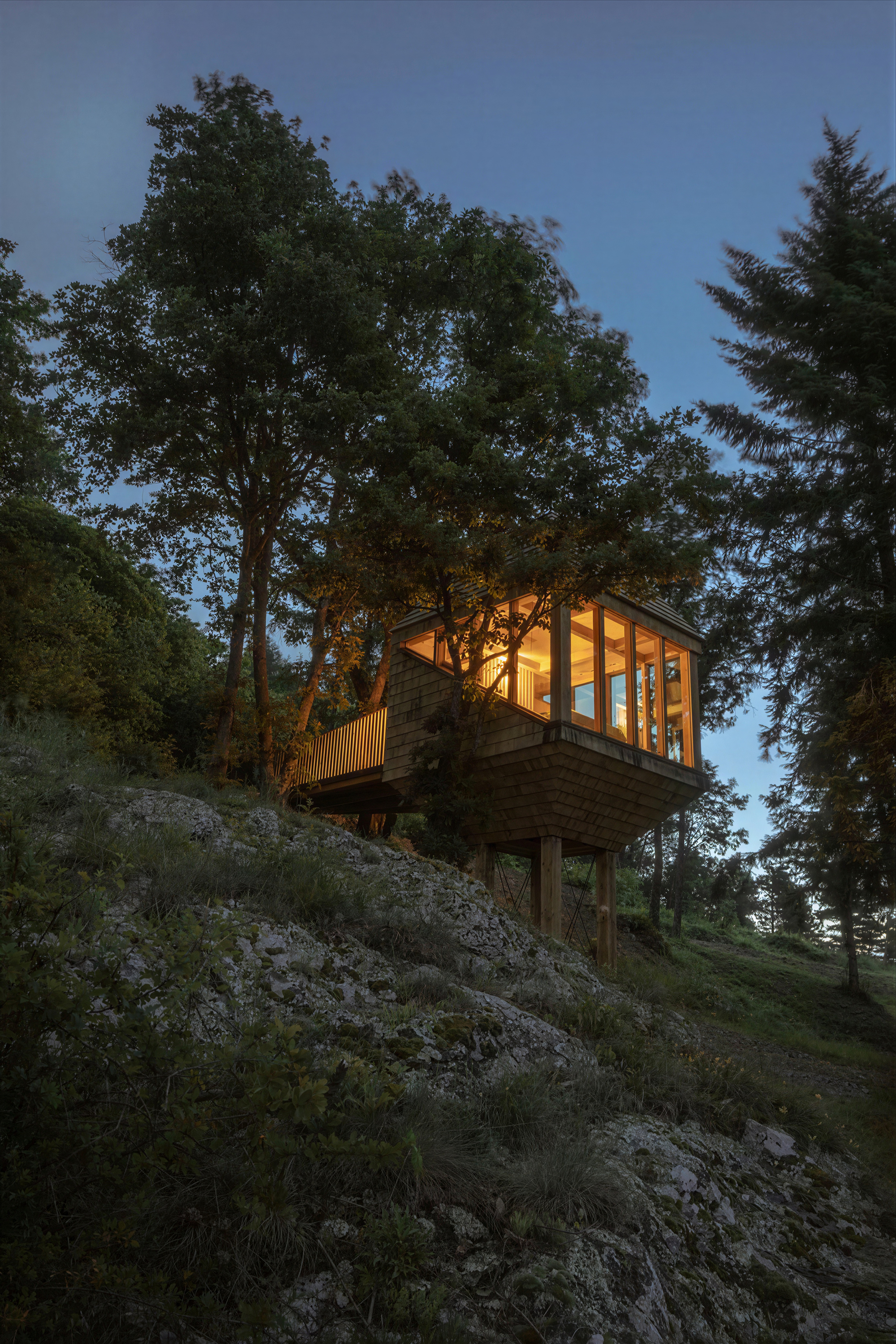 TreeBOX at Selucente: A Treehouse Cabin in Piedmont, Italy - Gessato TreeBOX at Selucente: A Treehouse Cabin in Piedmont, Italy - Gessato