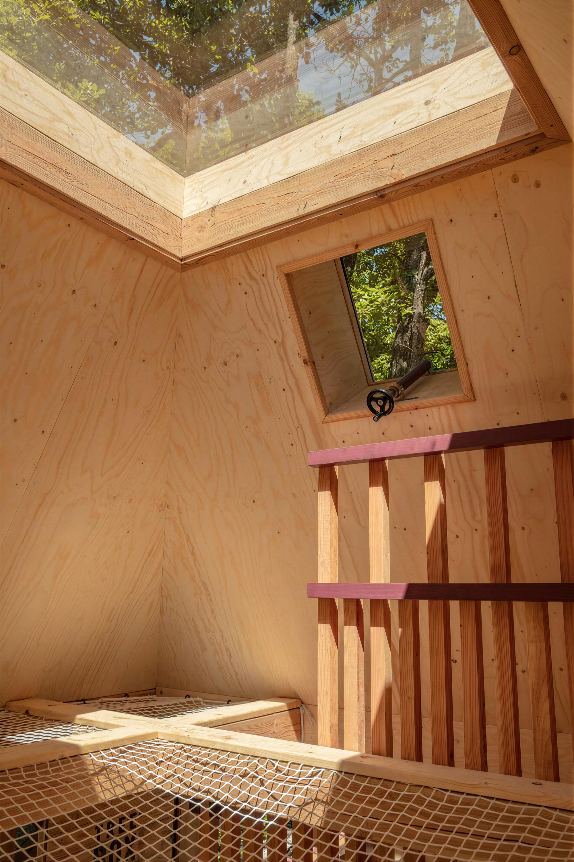 TreeBOX at Selucente: A Treehouse Cabin in Piedmont, Italy - Gessato TreeBOX at Selucente: A Treehouse Cabin in Piedmont, Italy - Gessato