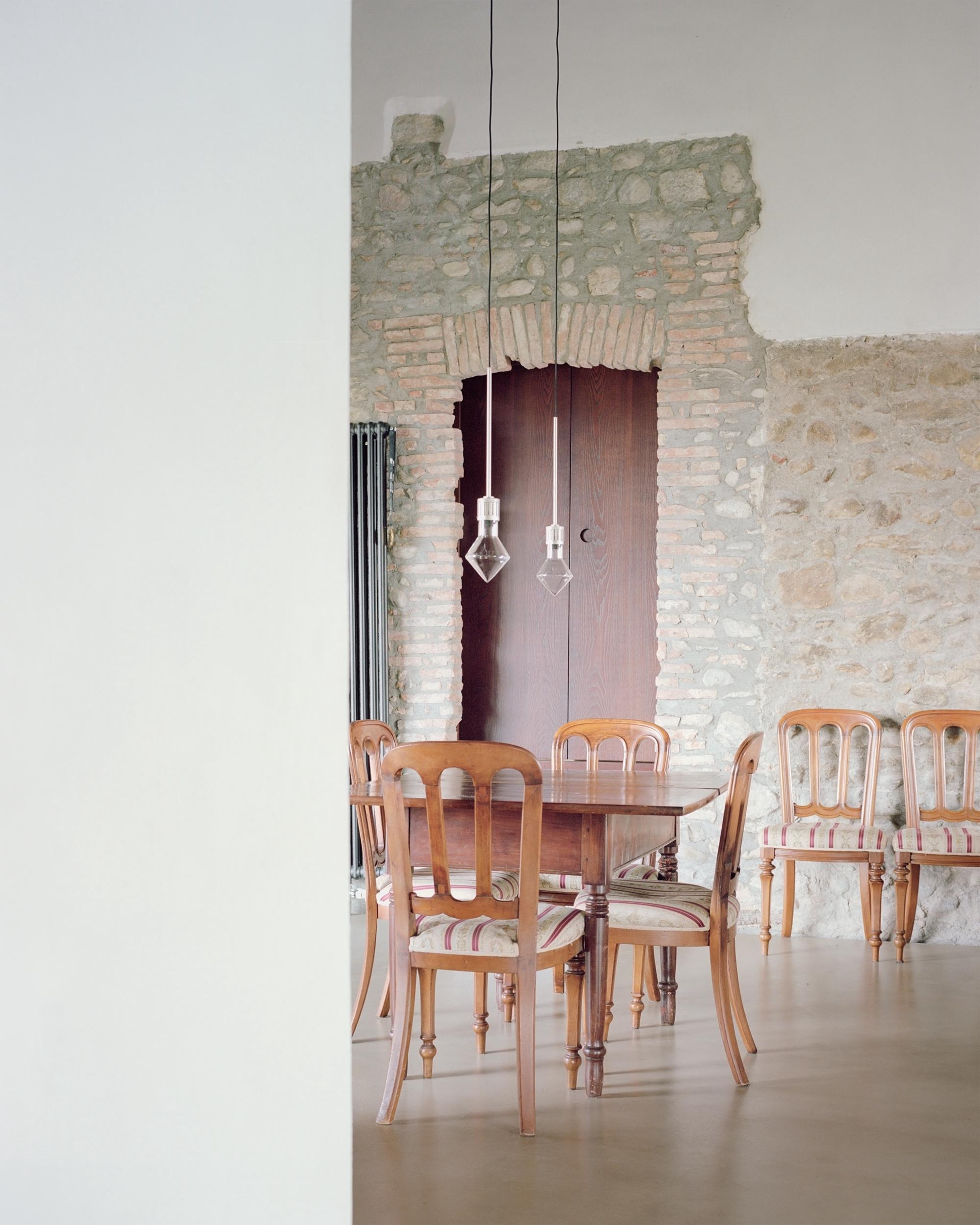 Farmhouse in Buguggiate, Italy - Gessato Farmhouse in Buguggiate, Italy - Gessato