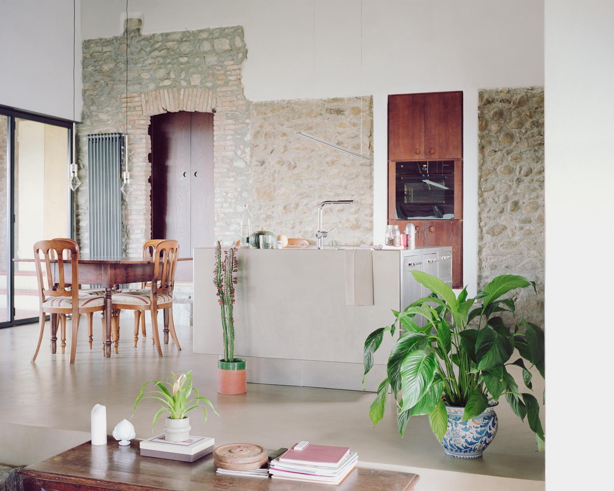 Farmhouse in Buguggiate, Italy - Gessato Farmhouse in Buguggiate, Italy - Gessato