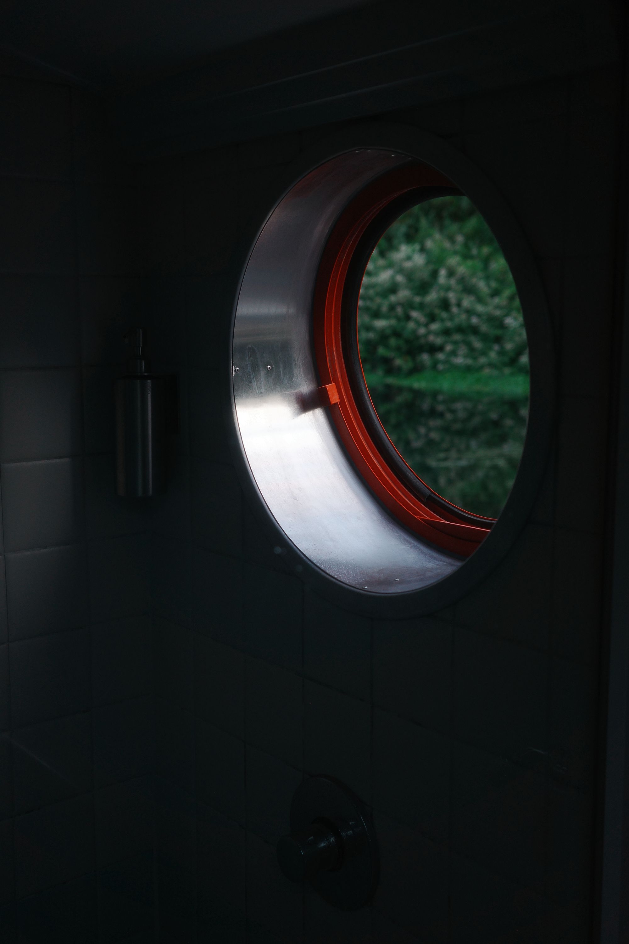 Soak, A Self-Sufficient Floating Bathhouse in London - Gessato Soak, A Self-Sufficient Floating Bathhouse in London - Gessato