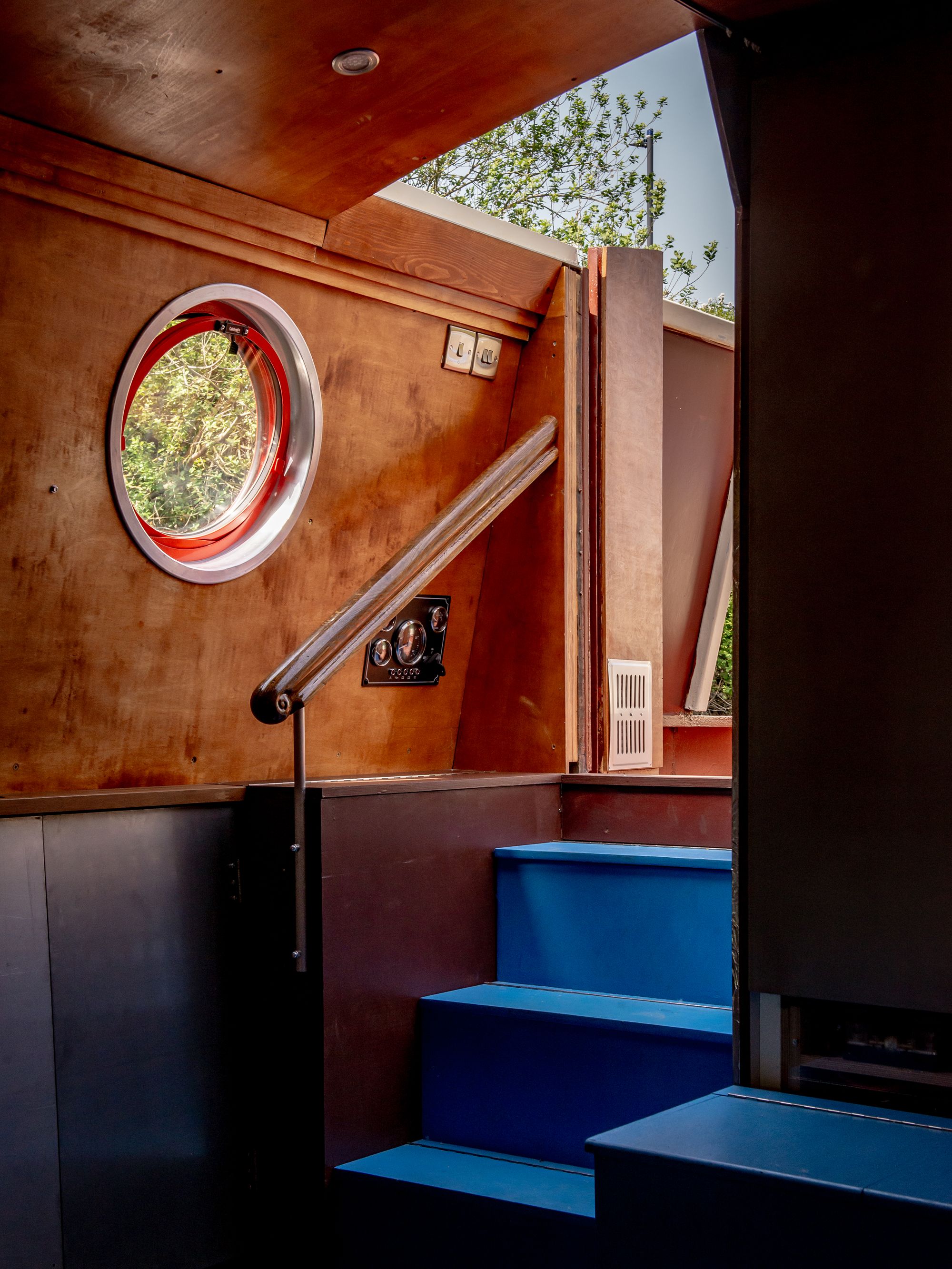 Soak, A Self-Sufficient Floating Bathhouse in London - Gessato Soak, A Self-Sufficient Floating Bathhouse in London - Gessato