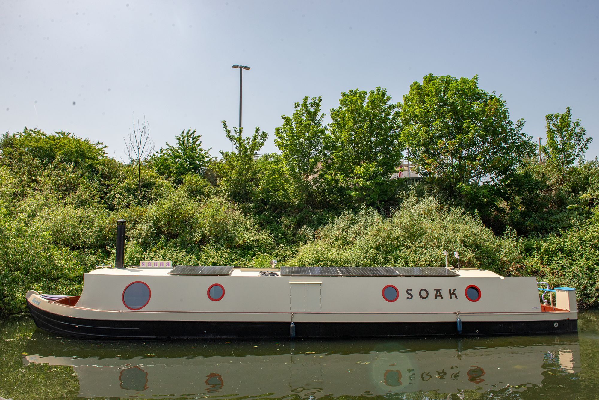 Soak, A Self-Sufficient Floating Bathhouse in London - Gessato Soak, A Self-Sufficient Floating Bathhouse in London - Gessato