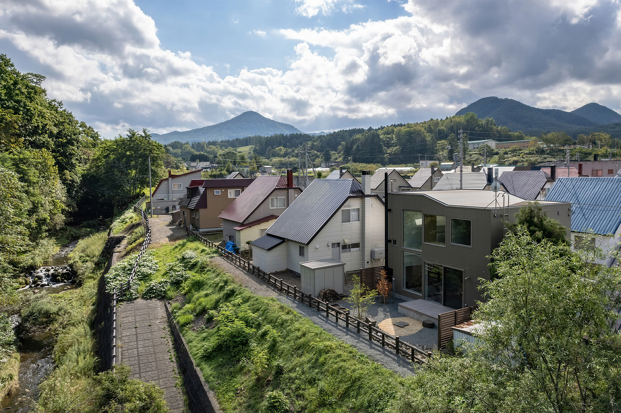 Morimado House by Yosuke Tomiya - Gessato