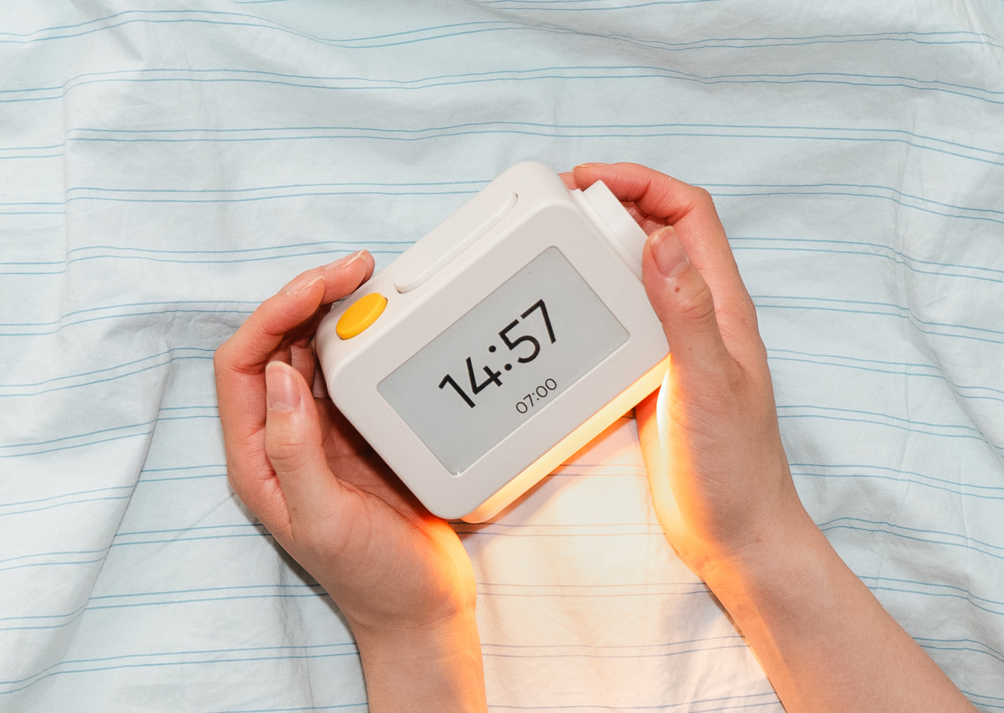 Habity, an E-Paper Alarm Clock for a Phone-Free Bedside - Gessato