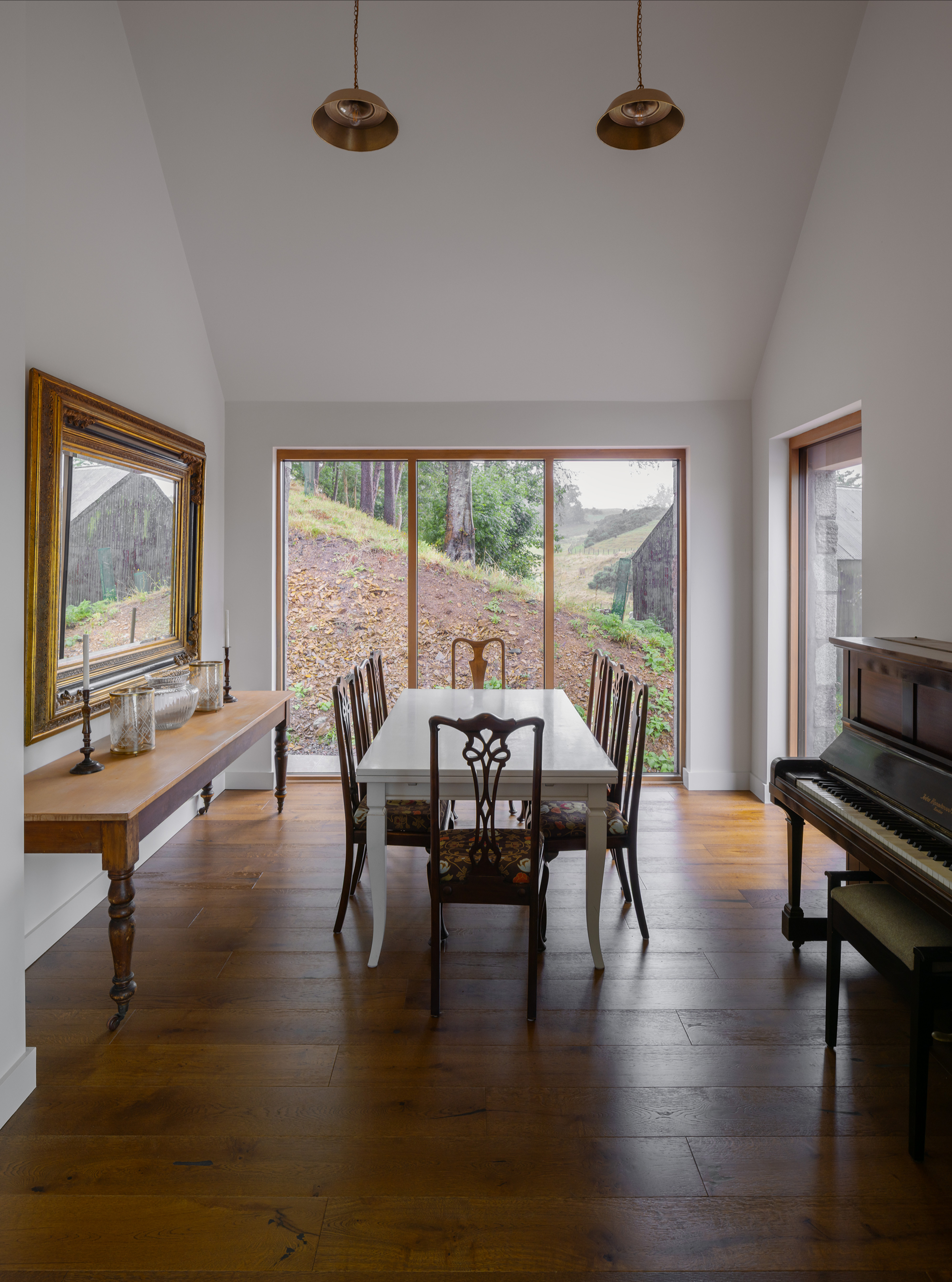 Whinstone Brae - Gessato Whinstone Brae - Gessato