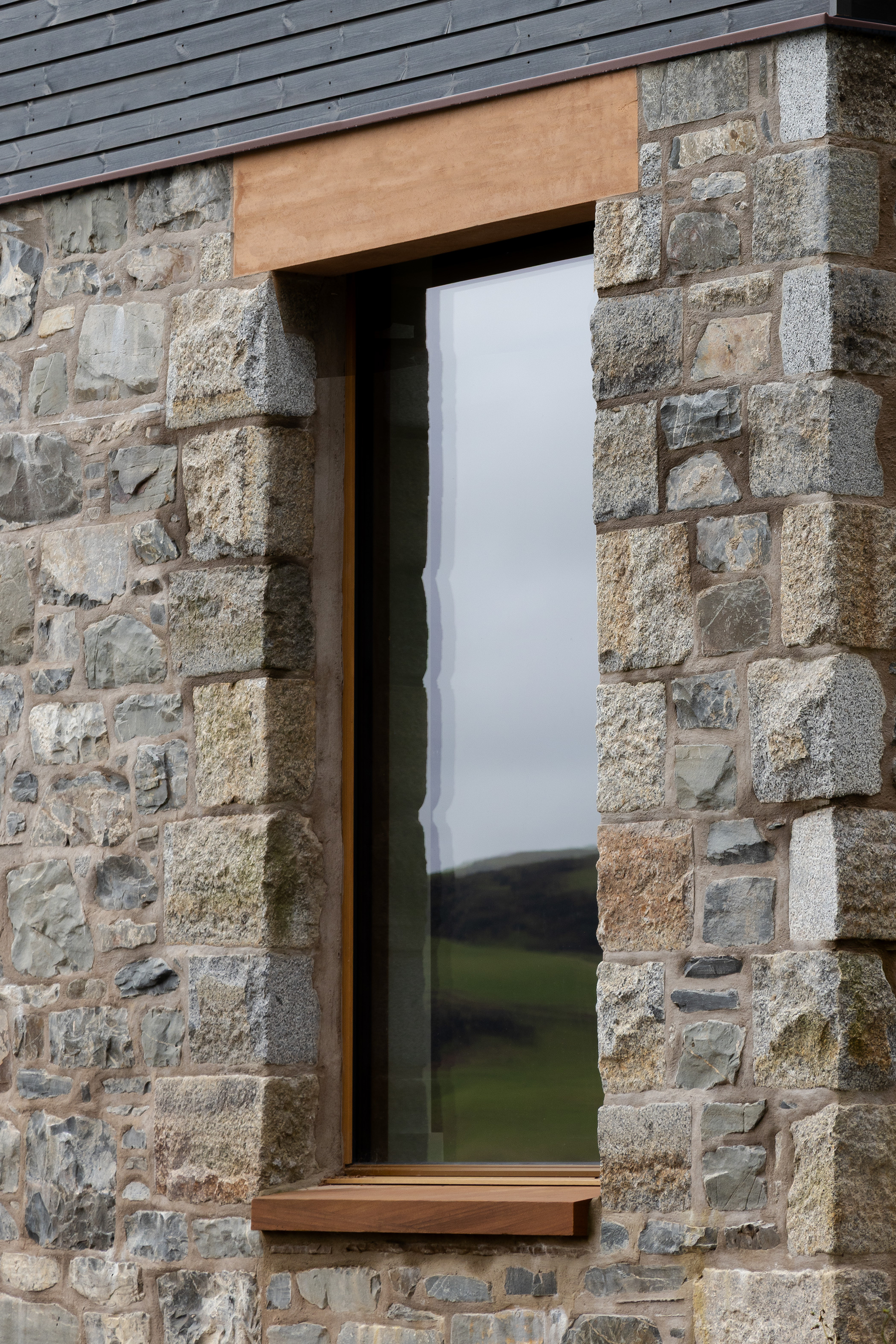 Whinstone Brae - Gessato Whinstone Brae - Gessato